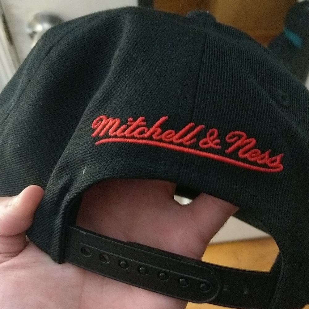 Hat - Picture 2 of 3